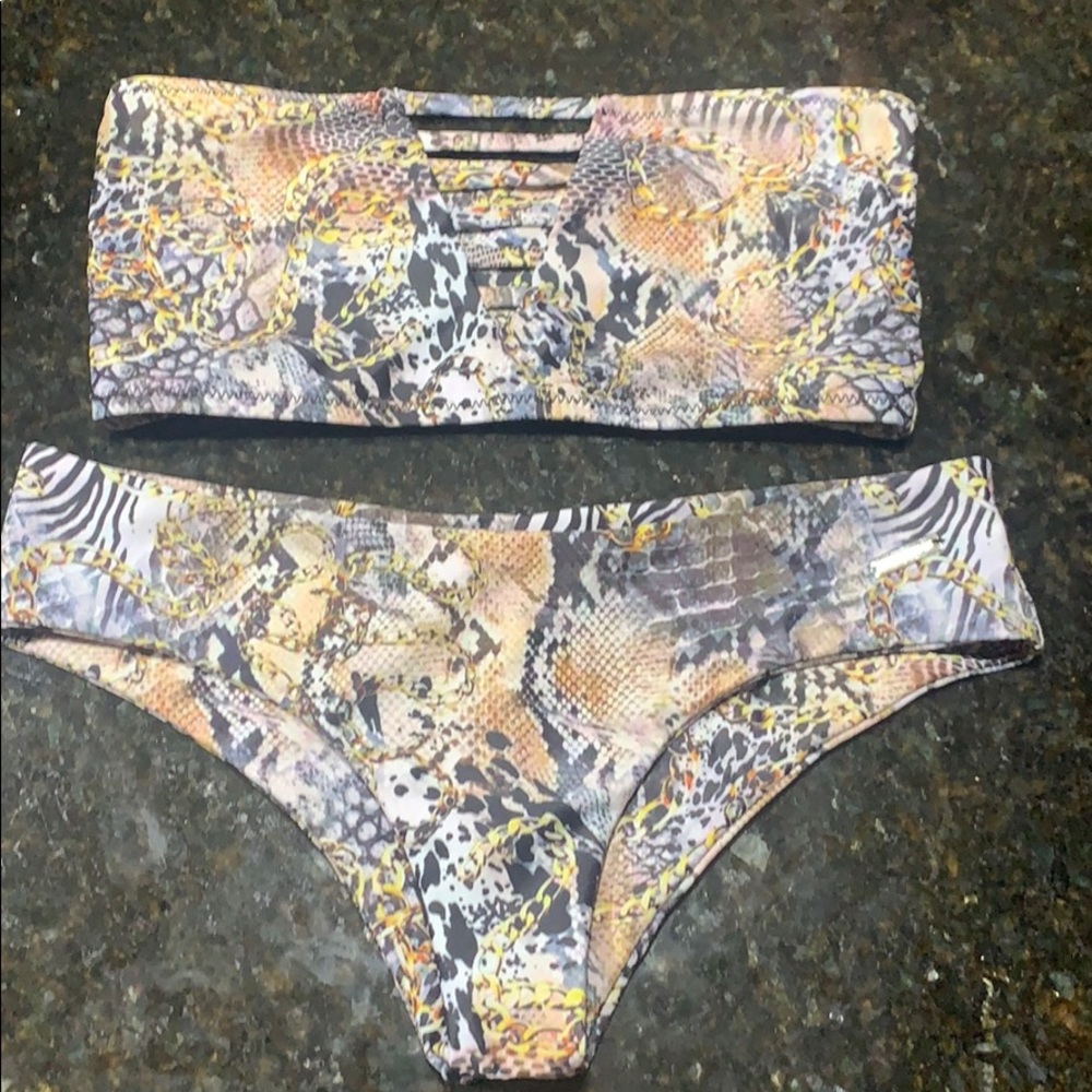 Blackbough Bikini